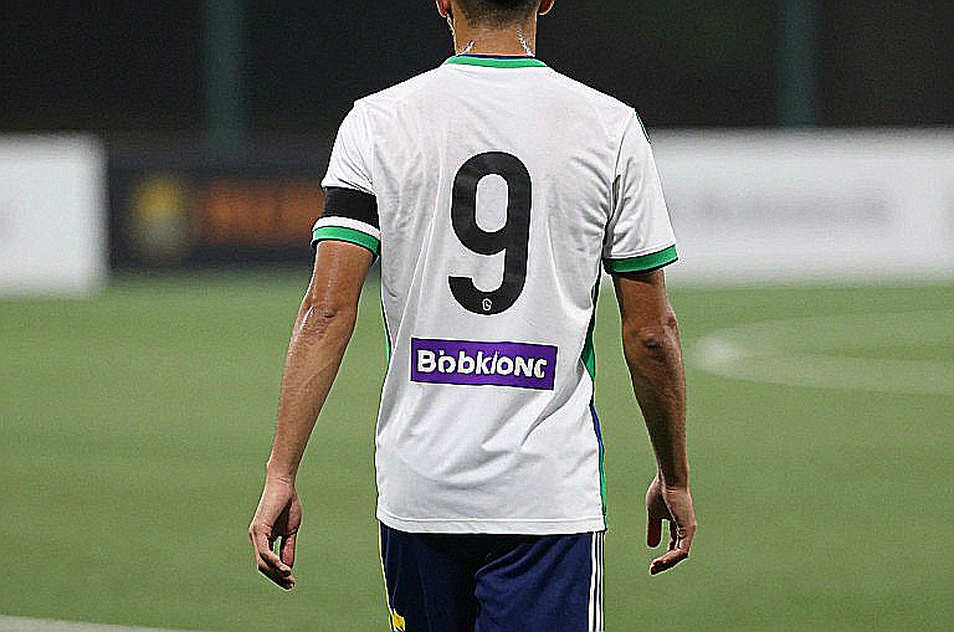 The Colossus Returns: El Clásico Nacional, Naming Rights and the Trust Equation at Estadio Banorte The Colossus Returns: El Clásico Nacional, Naming Rights and the Trust Equation at Estadio Banorte