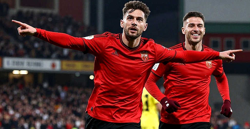 Ghế trống ở V.League và vòng lặp bảy năm của bóng đá Việt Nam
