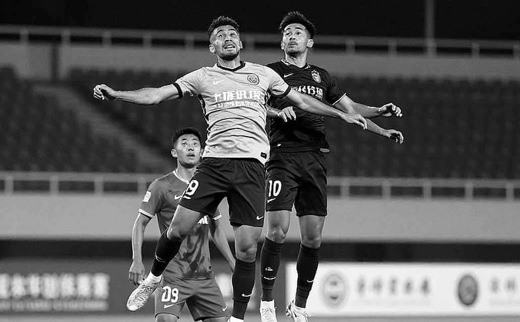 Jérémy Jacquet and an Incomplete Debut: When a Clean Sheet Is Not Enough to Write a Legend Jérémy Jacquet and an Incomplete Debut: When a Clean Sheet Is Not Enough to Write a Legend