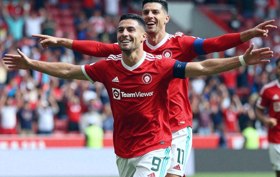 Jérémy Jacquet and an Incomplete Debut: When a Clean Sheet Is Not Enough to Write a Legend Jérémy Jacquet and an Incomplete Debut: When a Clean Sheet Is Not Enough to Write a Legend