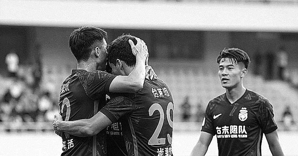 Giải đấu lớn và nhịp đập bị nén: Khi chiến thuật phải học cách thở cùng cộng đồng Giải đấu lớn và nhịp đập bị nén: Khi chiến thuật phải học cách thở cùng cộng đồng