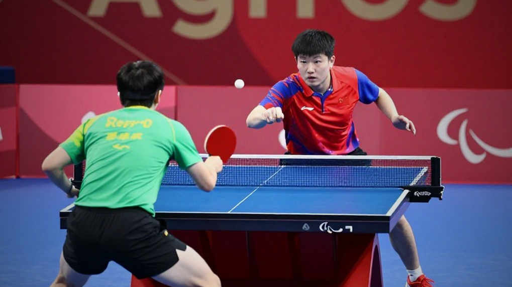 Ba loạt 11-9 và cú lội ngược dòng: Moyland – Zhang mở cửa vòng 16