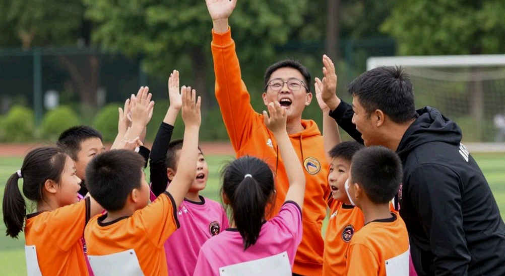 Hồ sơ tuyển trạch toàn ô trống: kỷ luật dữ liệu giữa tiếng ồn kỳ chuyển nhượng Hồ sơ tuyển trạch toàn ô trống: kỷ luật dữ liệu giữa tiếng ồn kỳ chuyển nhượng