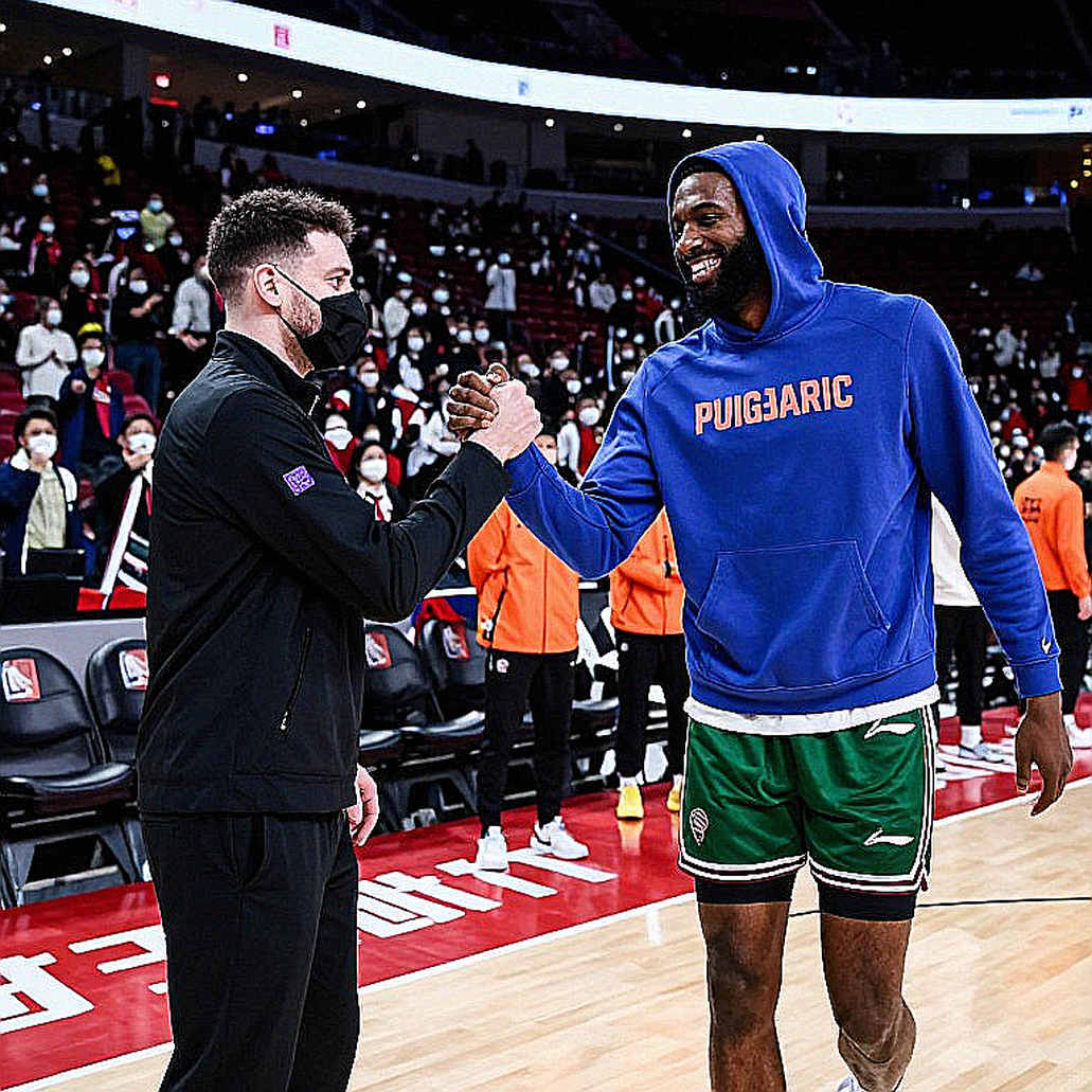 A Fifteen-Year Embrace: Calathes, Jasikevičius and the EuroLeague's Closed Machine A Fifteen-Year Embrace: Calathes, Jasikevičius and the EuroLeague's Closed Machine
