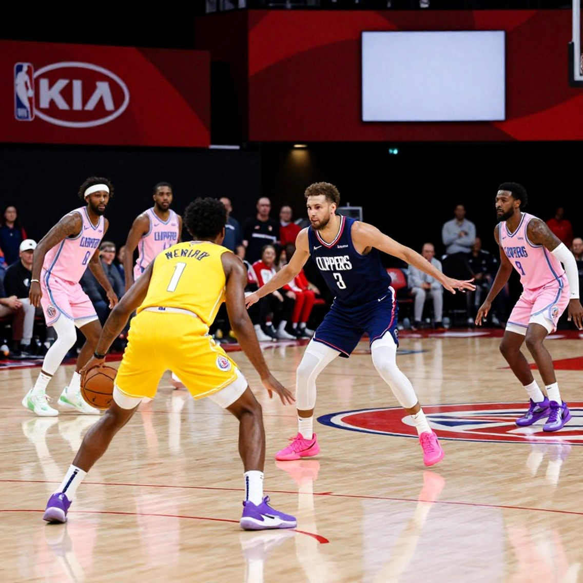 EuroCup 2026-27: Venice ký Erick Green sau chấn thương của Sir'Jabari Rice, Balkan Botevgrad gia hạn Martin Sotirov EuroCup 2026-27: Venice ký Erick Green sau chấn thương của Sir'Jabari Rice, Balkan Botevgrad gia hạn Martin Sotirov