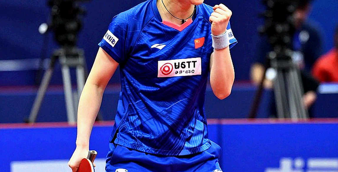 Bernadette Szocs và khoảng trống phía sau đường bóng cuối cùng ở Ljubljana