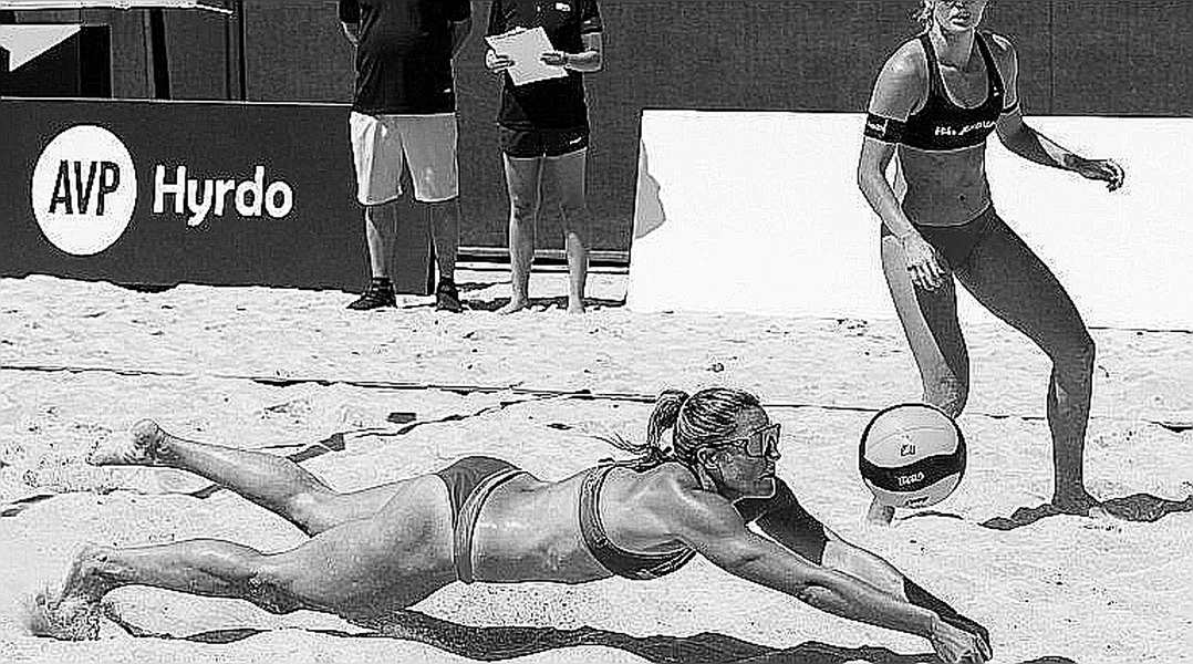Nebraska quét Creighton 3-0 và kỷ lục 15.405 khán giả: Khi khán đài kể câu chuyện mà tỉ số không kể được
