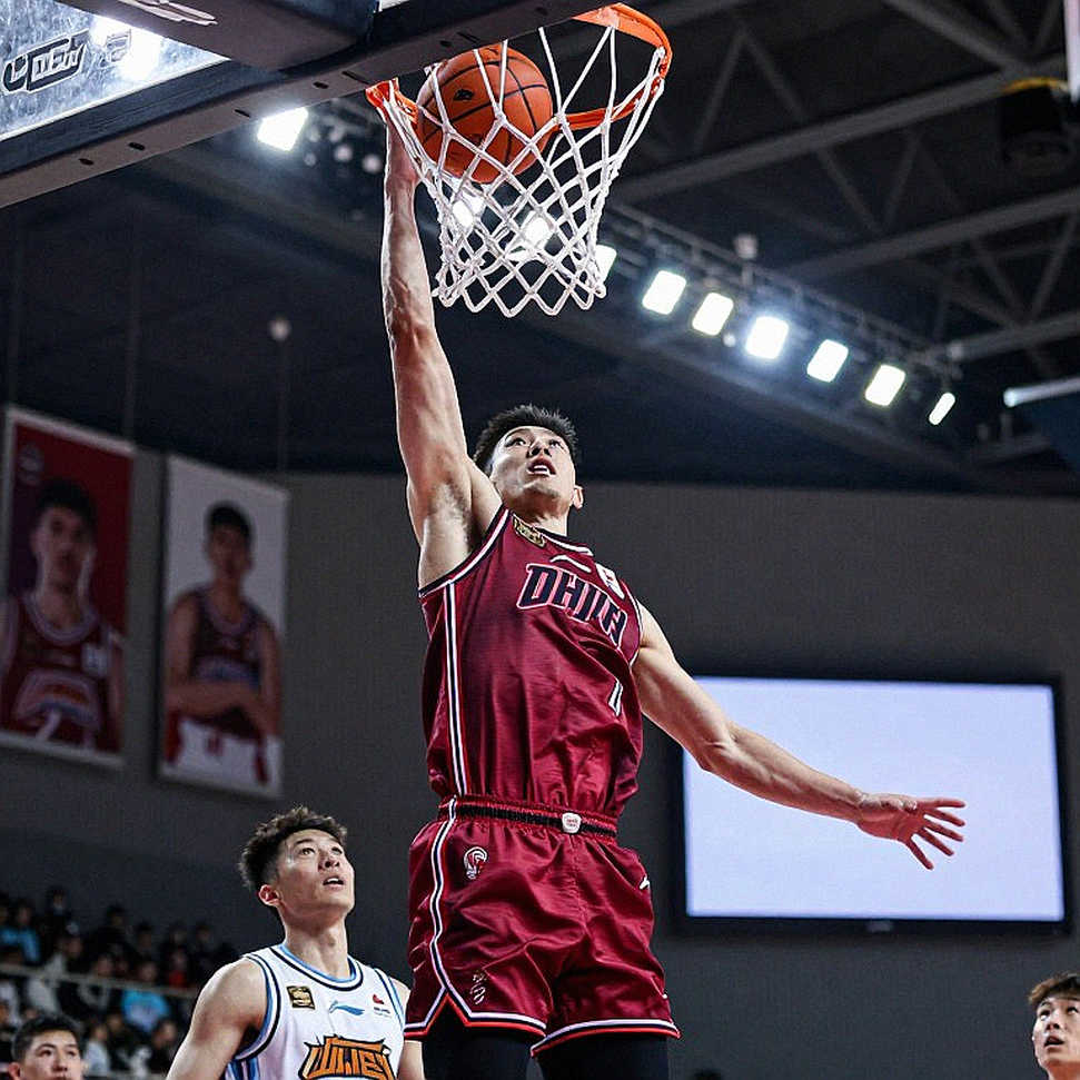 Barça thắng 96-87 ở Tarragona, nhưng cú ngã của Brizuela mới là dòng chữ nhỏ đáng đọc